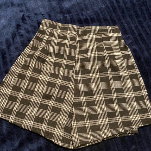 Skirt / Short - Picture 3 of 5